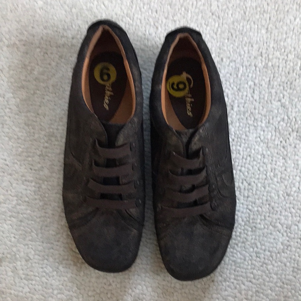 Shoes Earthiess leather suede sport like bronze color size 9 unworn